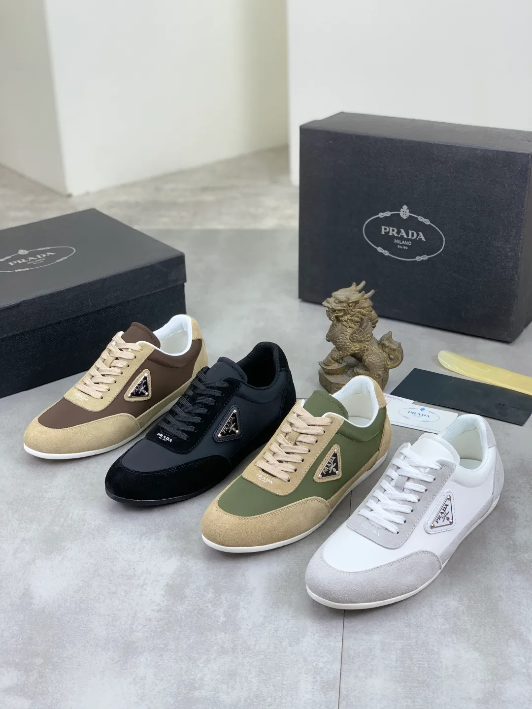 Men's Men's Shoes💰P440💰[New Style] The latest classic model of high-quality PRADA breathable and comfortable men's shoes has been launched on the official website in 1:1 reproduction, synchronized in Hong Kong counters and on the same catwalk; all made of calfskin with breathable mesh fabric ➕Imported soft and comfortable sheep Leather lining, 🍡🍡original 1:1 rubber outsole, non-slip and wear-resistant; comfortable to wear, attractive style, fine workmanship, and simple and neat shoe last, showing a man's courage and toughness, 👍size 38 to 44; 4️⃣colors🉑️ to choose from